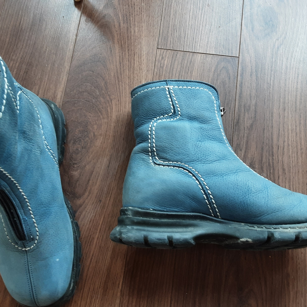 Pajar Teal Front-Zip Sherpa-Lined Winter Boots - Picture 2 of 6